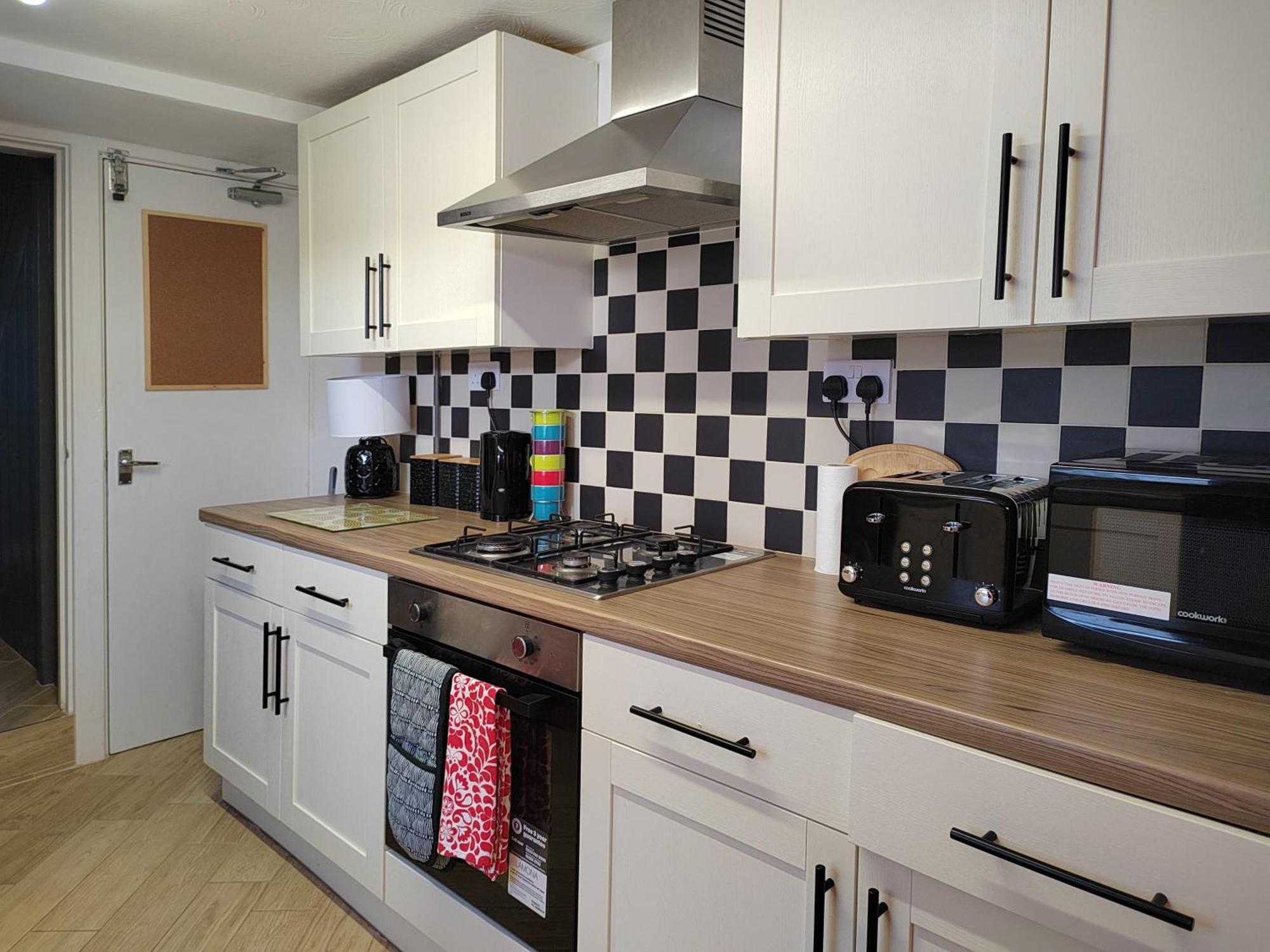 Granville 5Br Townhouse - Ideal For Groups, Families Or Contractors By Suitely Cheltenham Kültér fotó